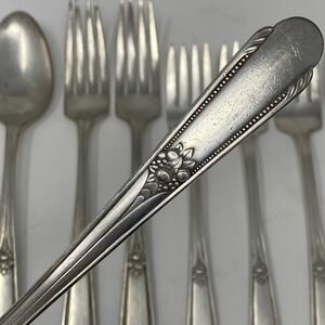 Vtg 40's Wm Rogers IS 8pc Flatware Silver Silverplate Memory Hiawatha Art Deco